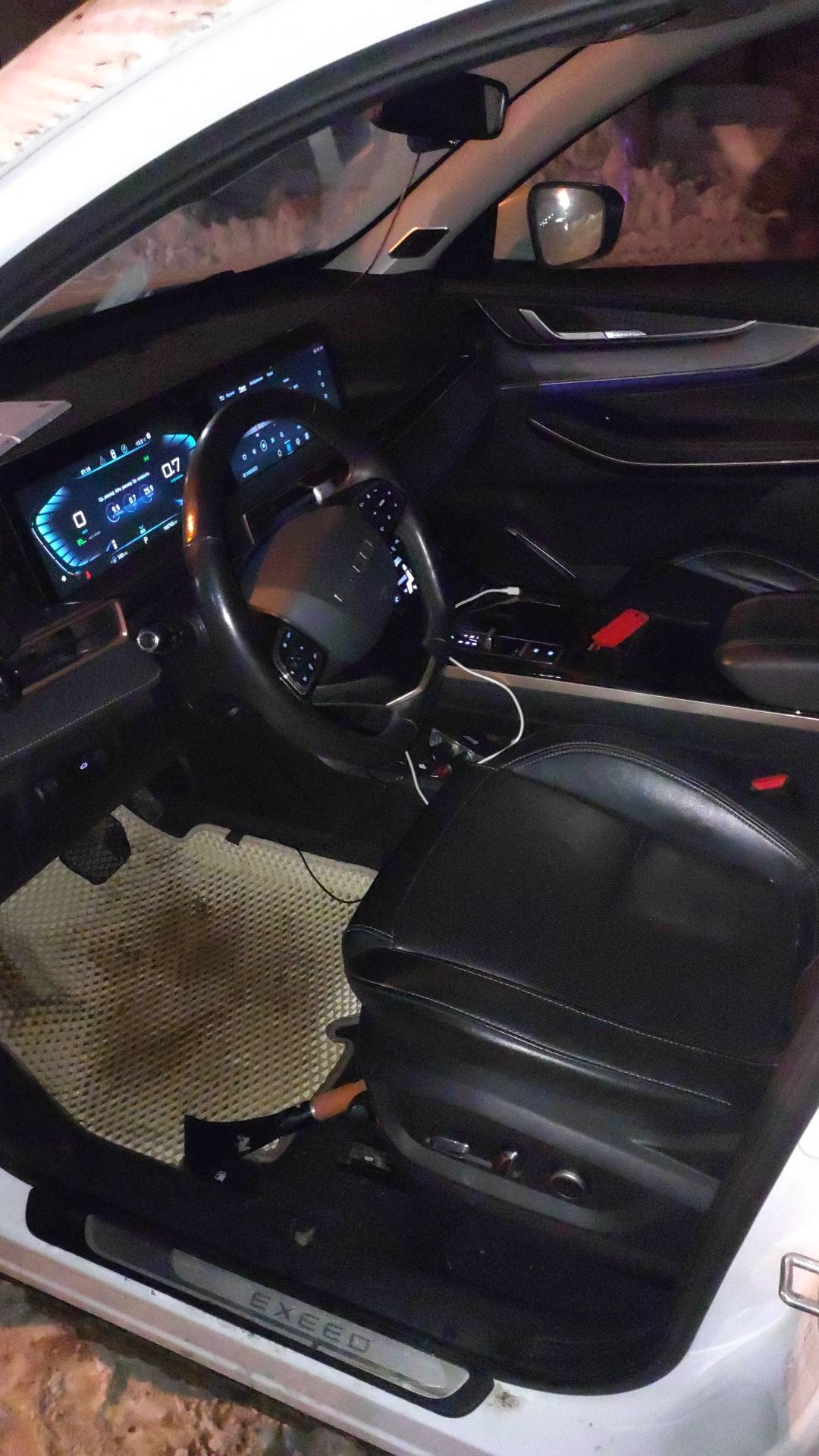 EXEED LX,  160 765 км, 2023 года в лизинг