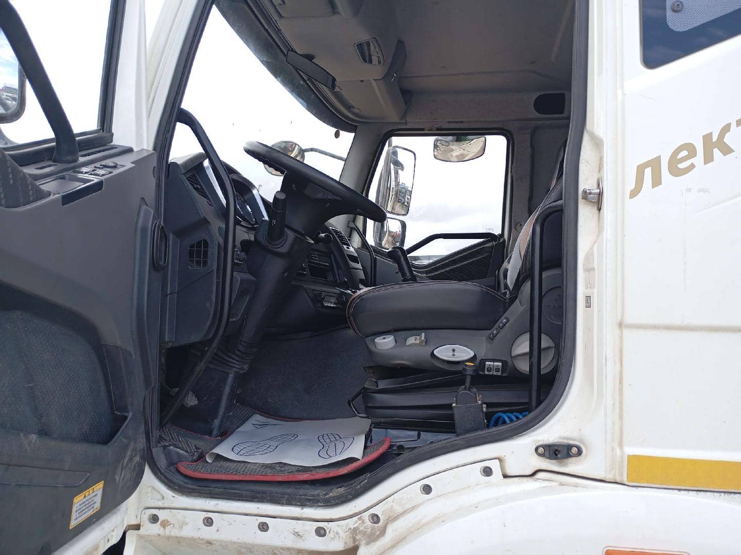 FAW CA3310P66K24T4E5 8х4,  117 082 км, 2024 года в лизинг