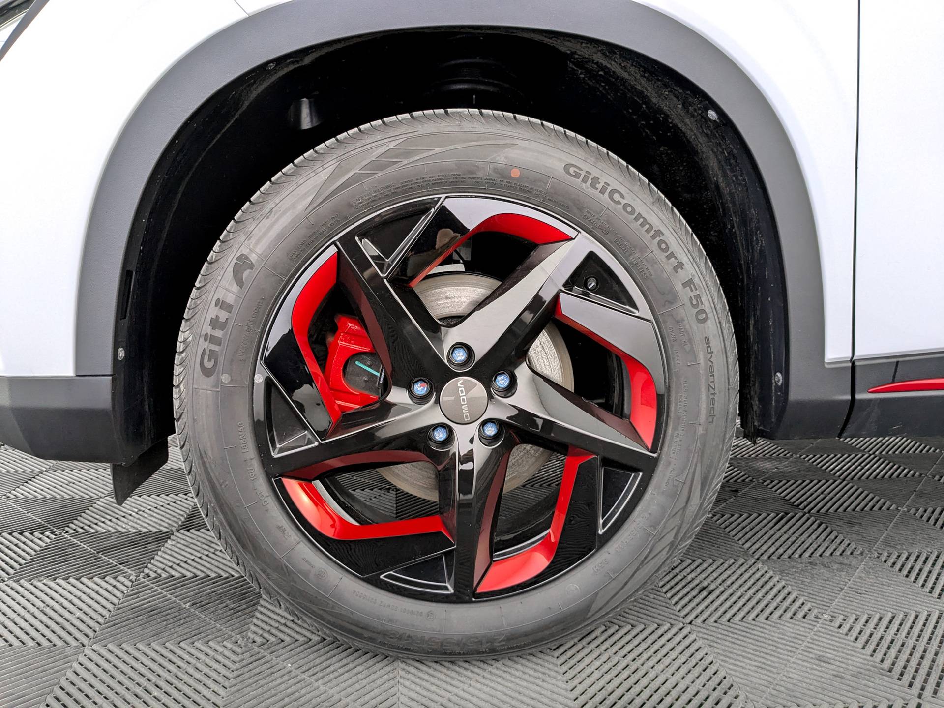 OMODA C5 Supreme 1.6 DCT AWD