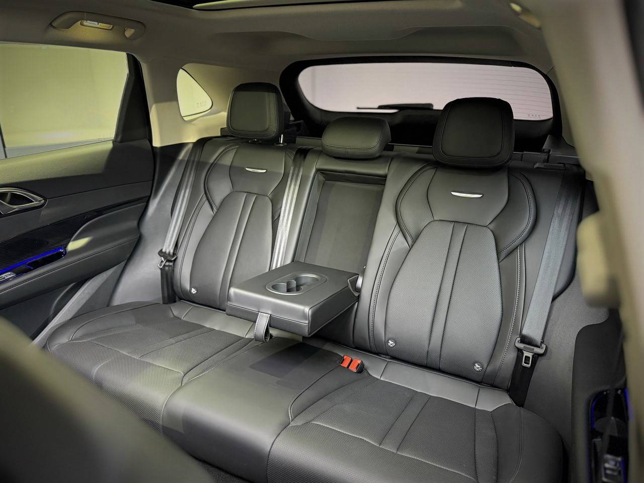 Hongqi HS3 Делюкс 2.0Т полный привод (Deluxe)