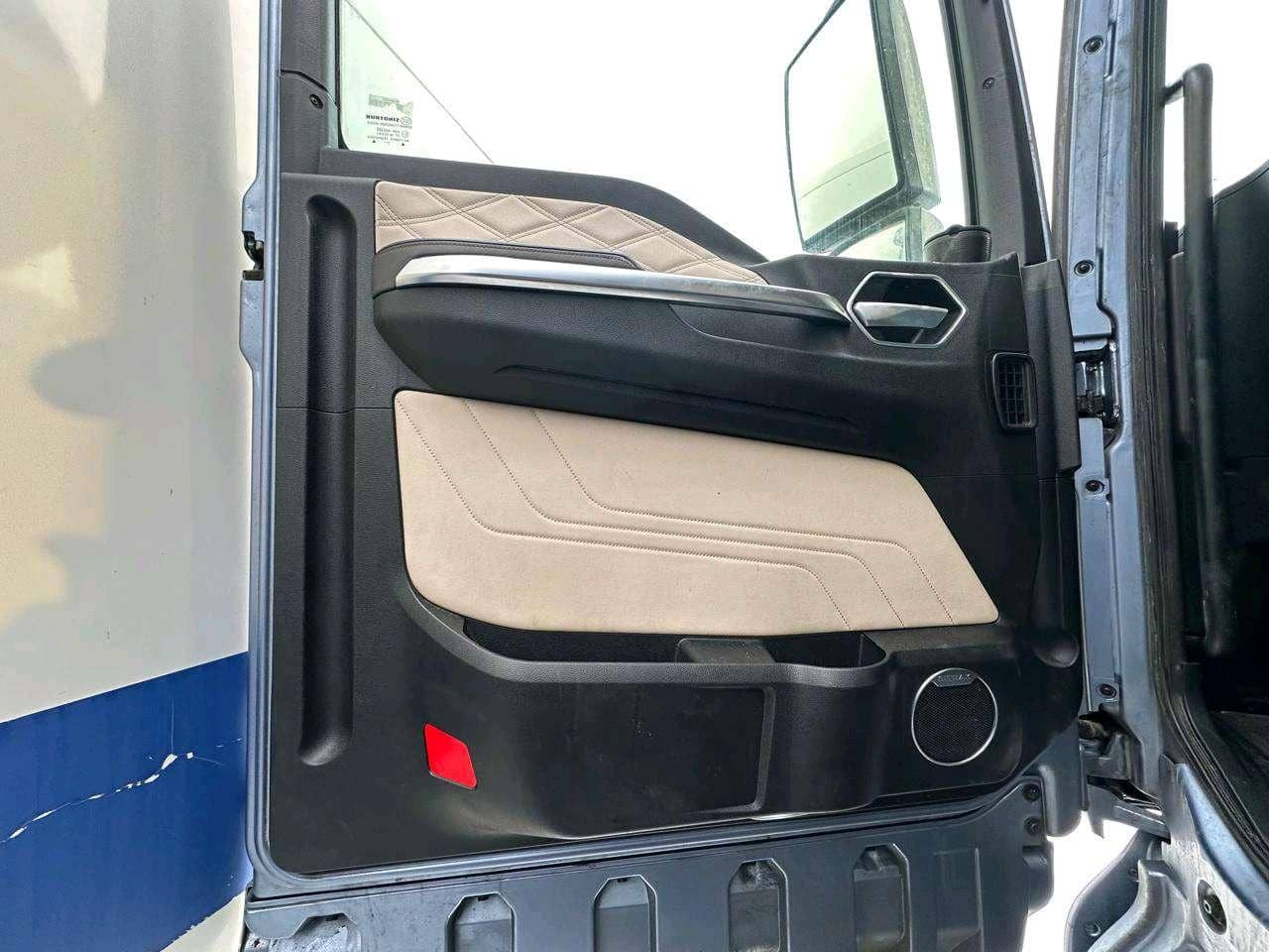 Sitrak C7H MAX ZZ4186V391HE,  470 693 км, 2023 года в лизинг