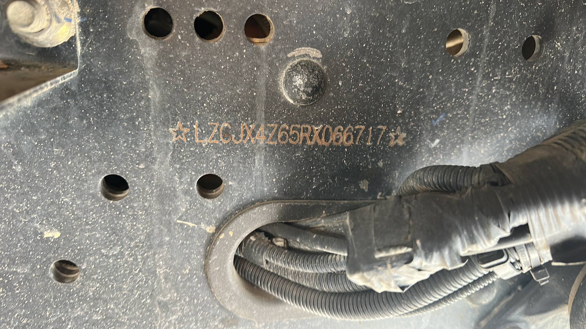 Shacman SX331863366,  102 560 км, 2024 года в лизинг