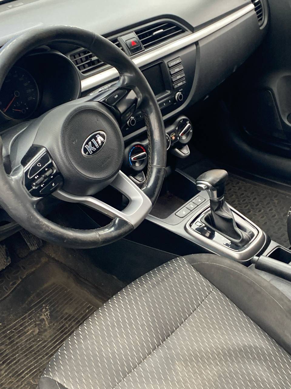 KIA Rio X-Line,  204 230 км, 2018 года в лизинг