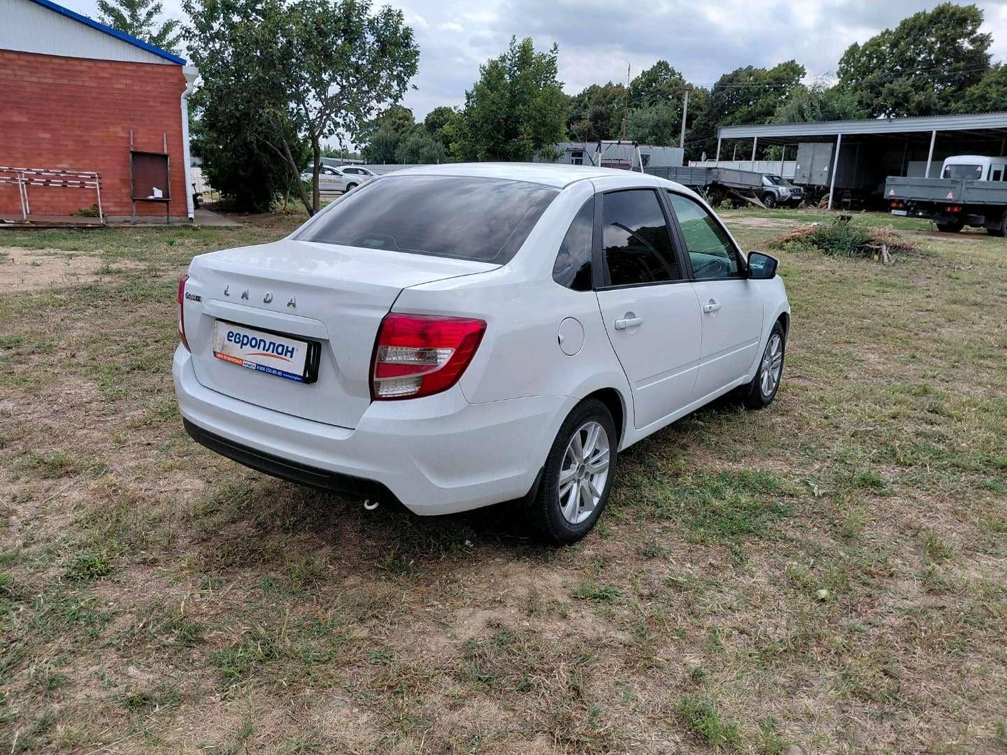Lada Granta седан,  156 148 км, 2023 года в лизинг
