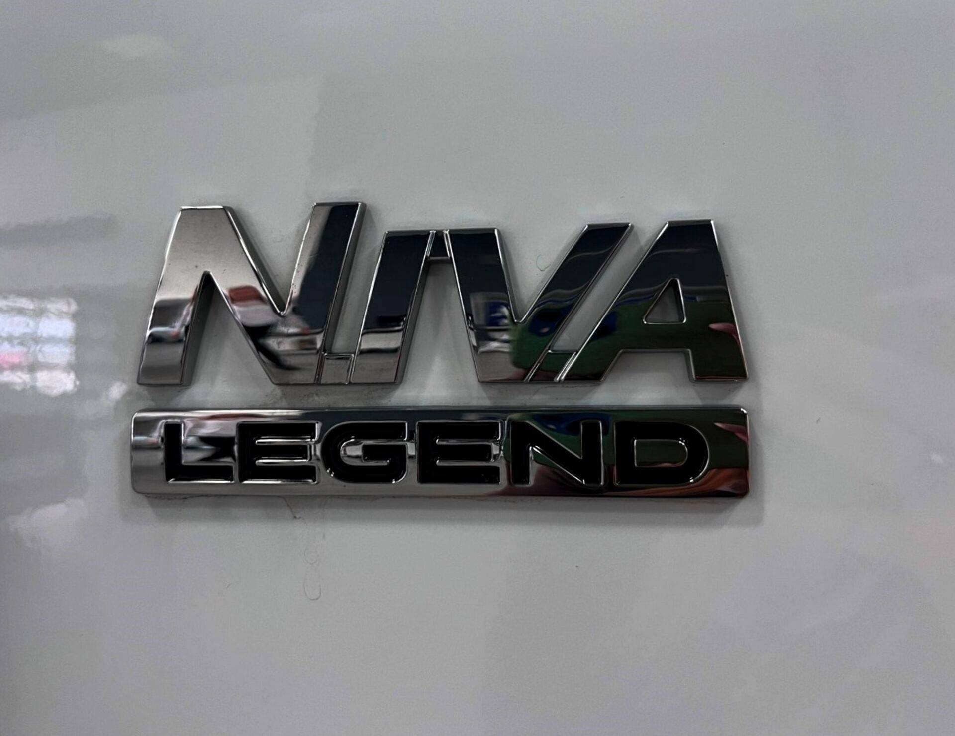 Lada Niva Legend 3 дв Luxe 24 1.7 5MT  