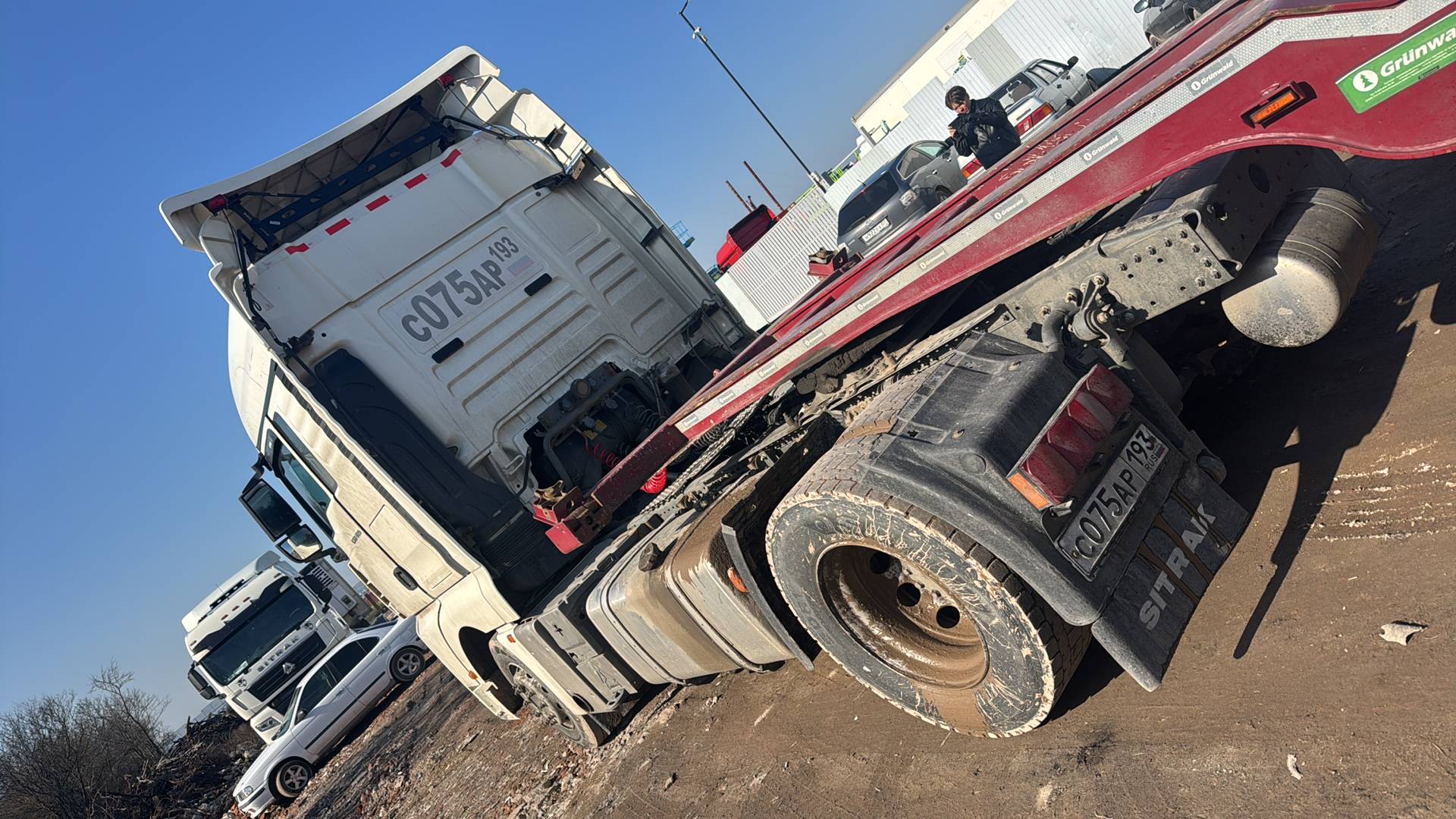 Sitrak C7H 4x2 ZZ4186V361HE,  437 295 км, 2022 года в лизинг