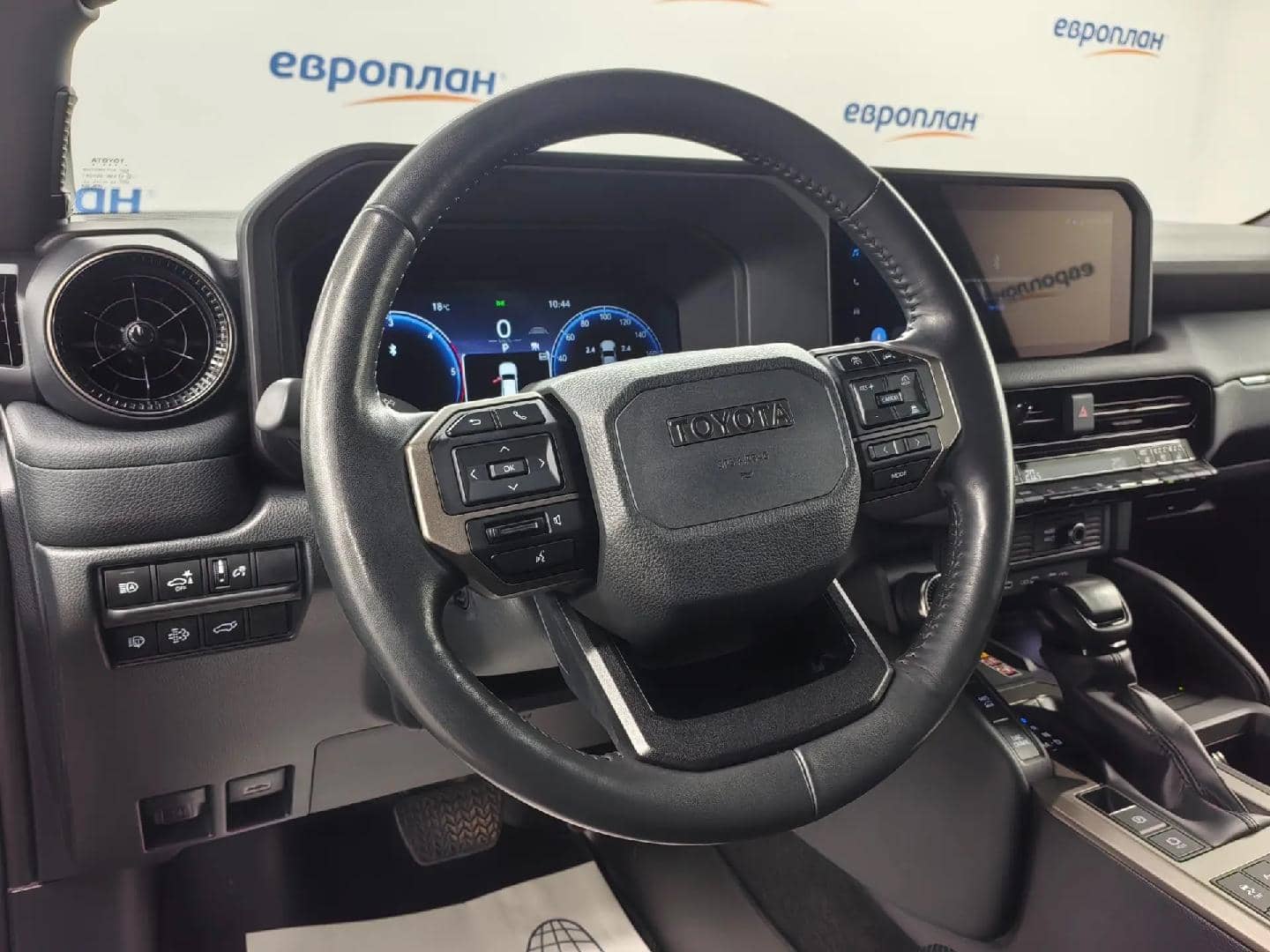 Toyota Land Cruiser Prado,  27 076 км, 2024 года в лизинг