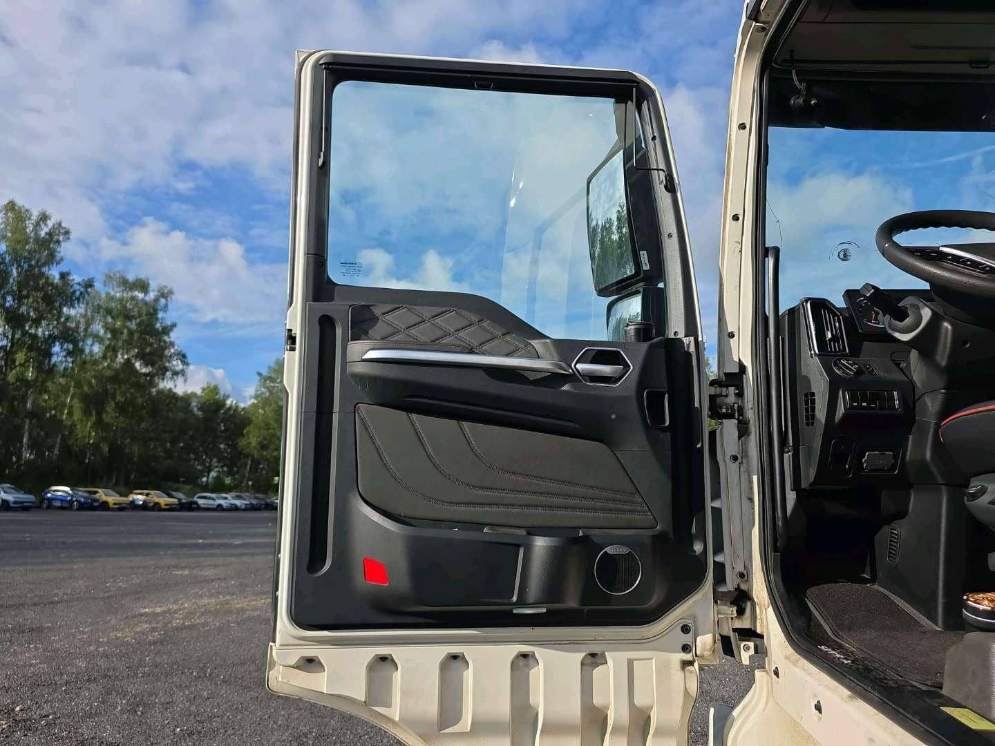 Sitrak C7H MAX ZZ4186V391HE,  209 020 км, 2024 года в лизинг