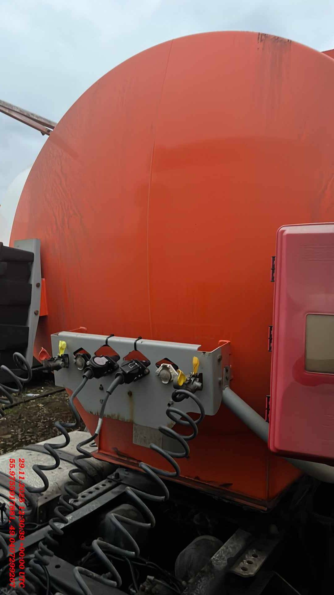 Сеспель Бензовоз SF3328 (964845)