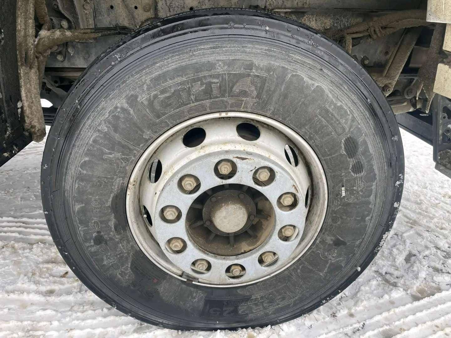FAW CA3250P66K24T1E5 6х4,  109 492 км, 2024 года в лизинг