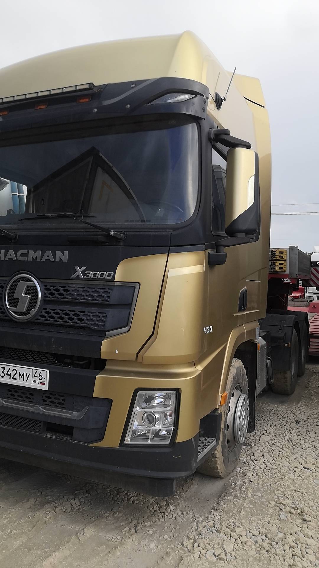 Shacman SX42584W324C