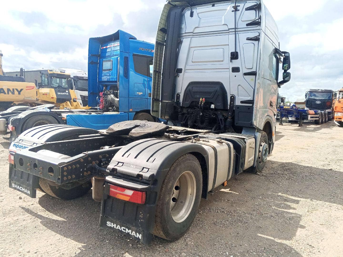 Shacman SX4188YY381,  277 790 км, 2023 года в лизинг