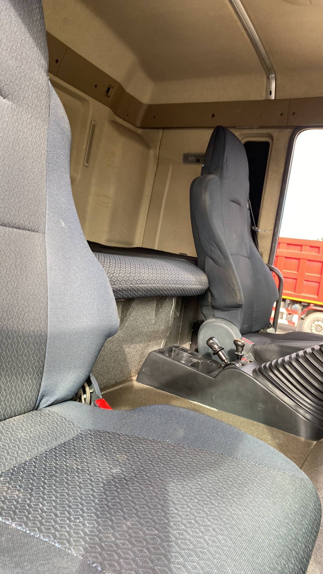 HOWO ZZ3317V386GE1 8х4,  206 193 км, 2023 года в лизинг