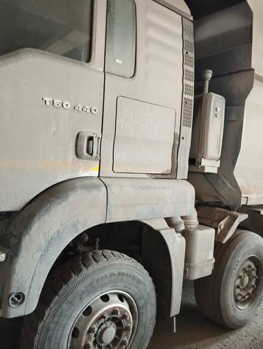 HOWO ZZ3317V386GE1 8х4
