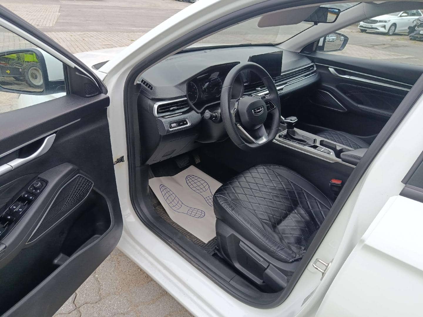 Geely Emgrand,  70 667 км, 2024 года в лизинг