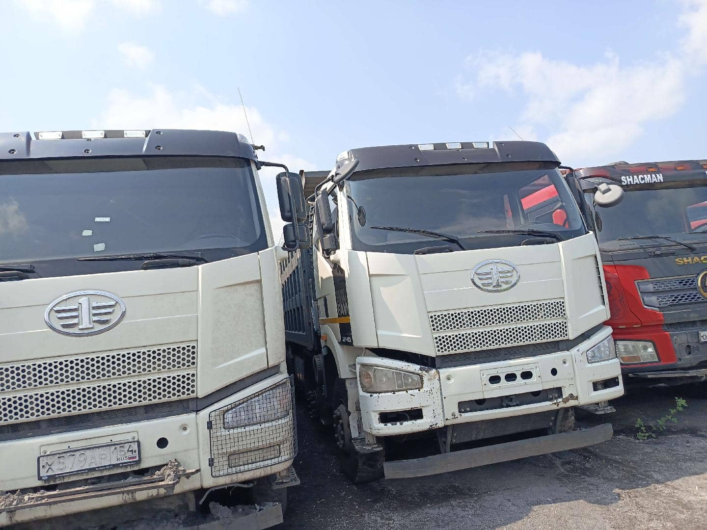 FAW CA3310P66K24T4E5 8х4,  242 262 км, 2023 года в лизинг