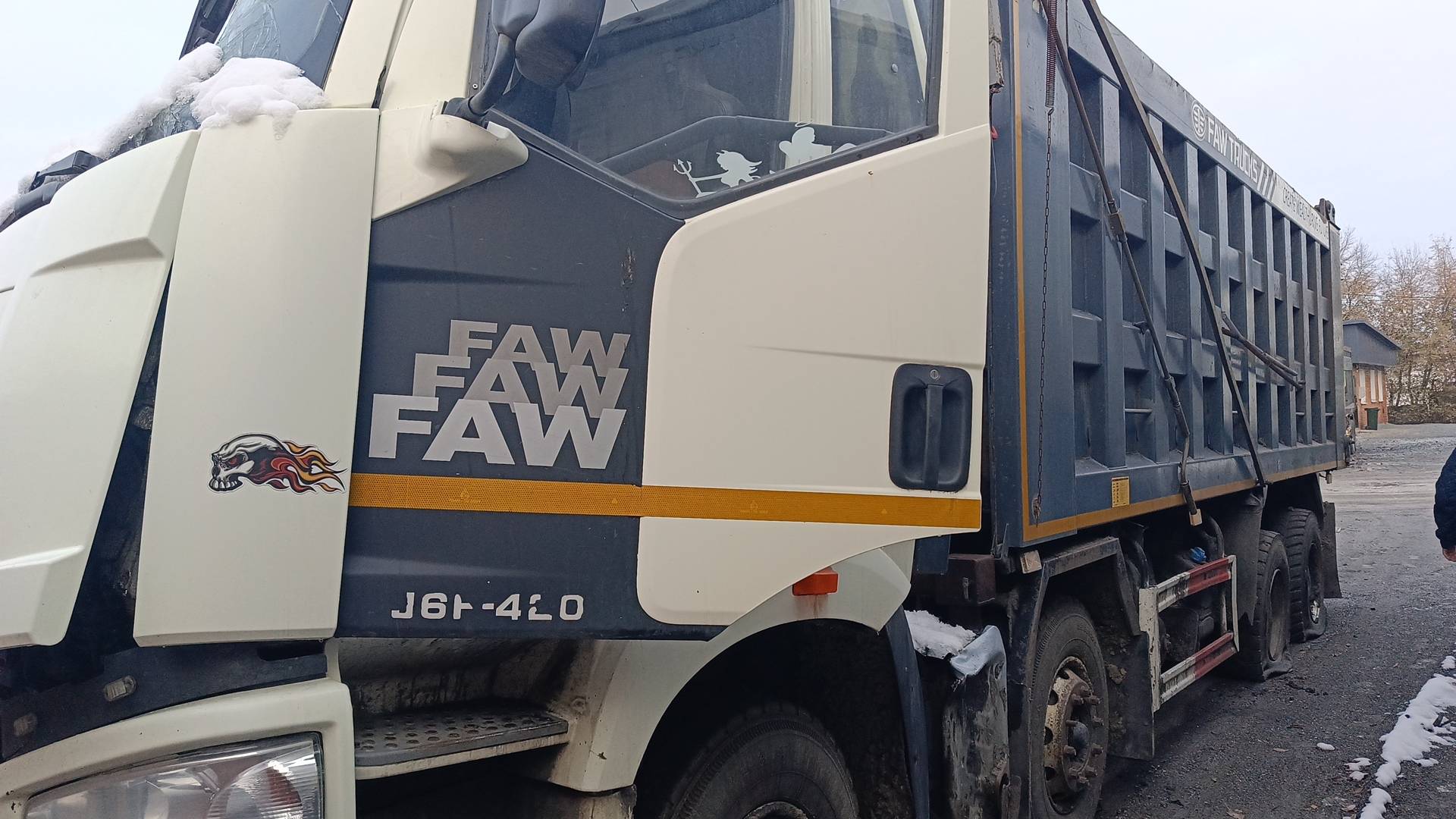 FAW CA3310P66K24T4E5 8х4