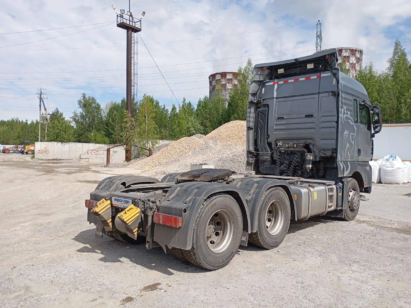 Sitrak С7Н 6×4 ZZ4256V364HE,  182 834 км, 2023 года в лизинг