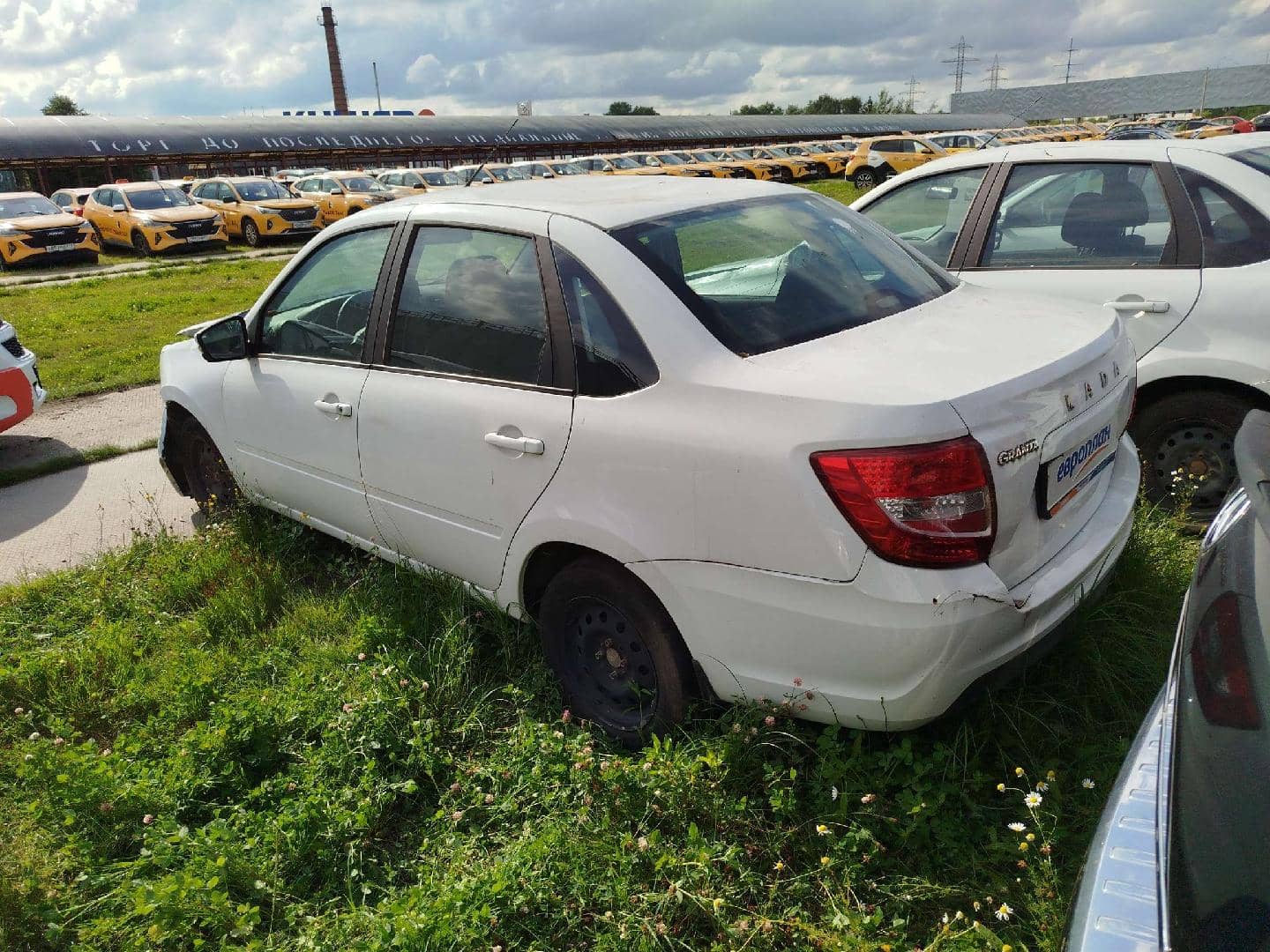 Lada Granta седан,  80 659 км, 2023 года в лизинг
