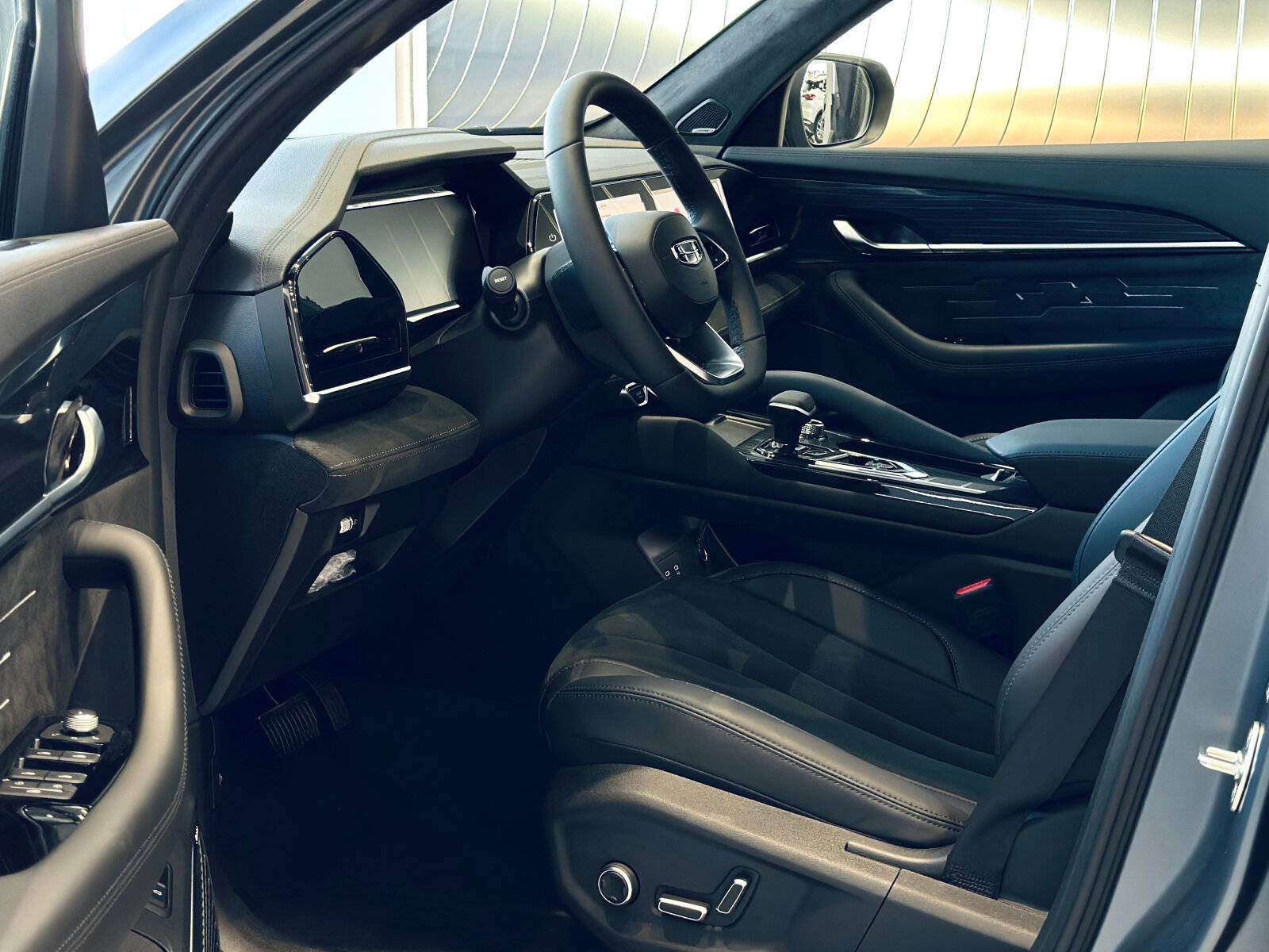 Geely Monjaro Flagship 2.0T (238 hp) 8AT 4WD