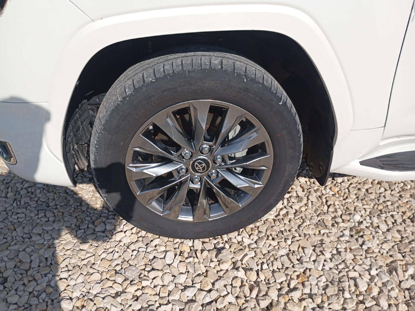 Toyota Land Cruiser 300,  74 139 км, 2024 года в лизинг
