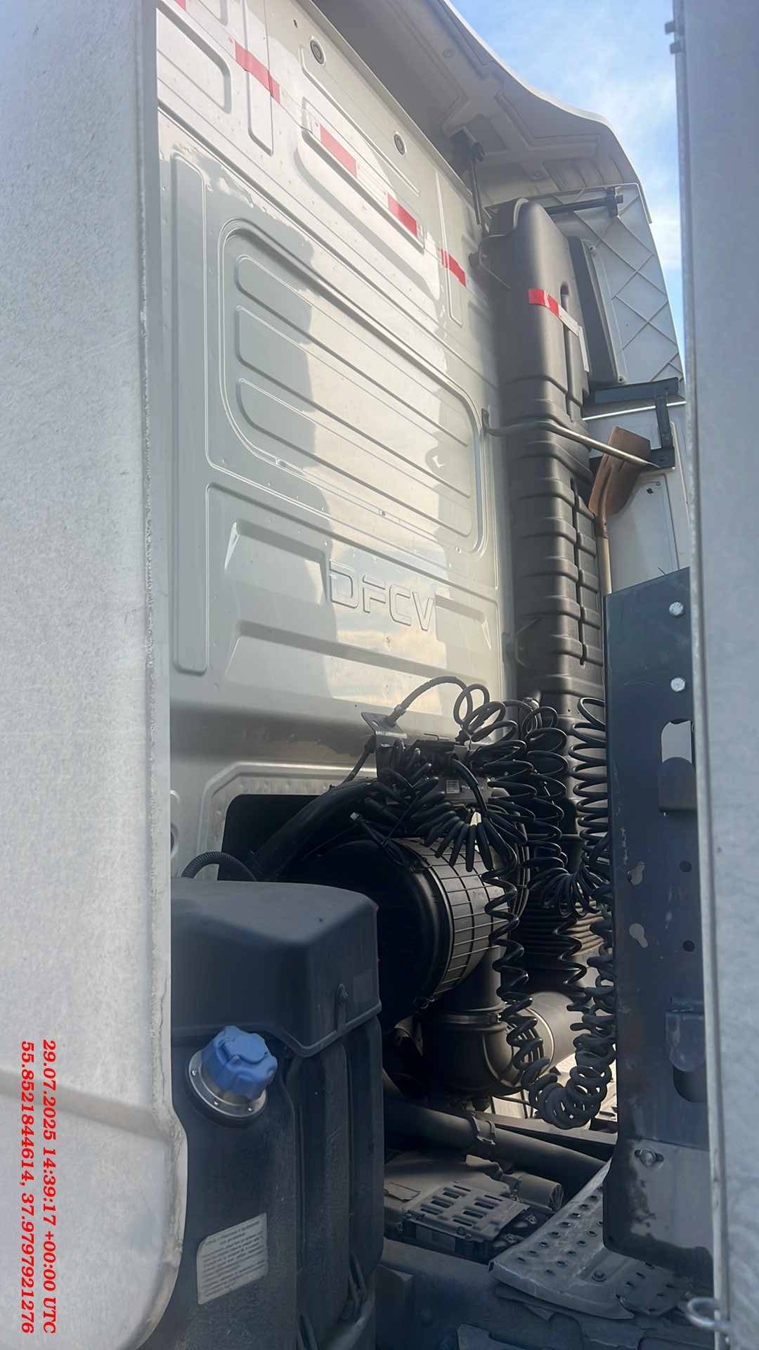 DongFeng GX DFH4180 4x2,  605 569 км, 2023 года в лизинг