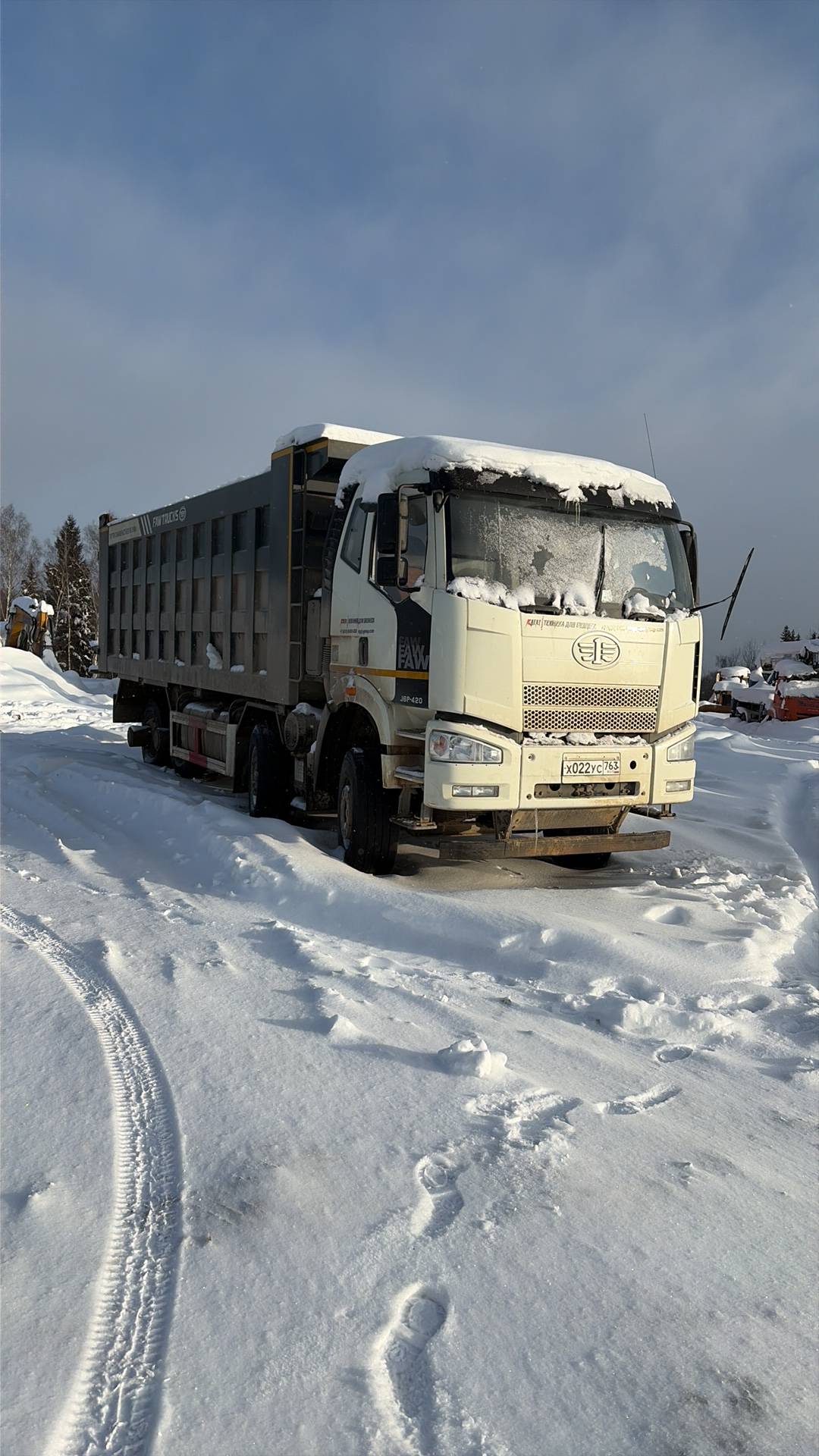 FAW CA3310P66K24T4E5 8х4,  122 050 км, 2022 года