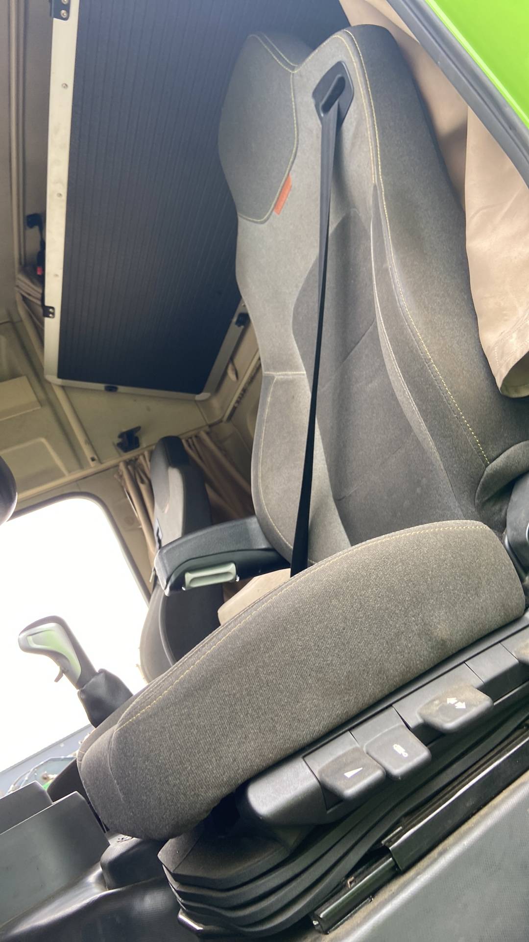 Shacman SX42584V324,  158 272 км, 2023 года в лизинг