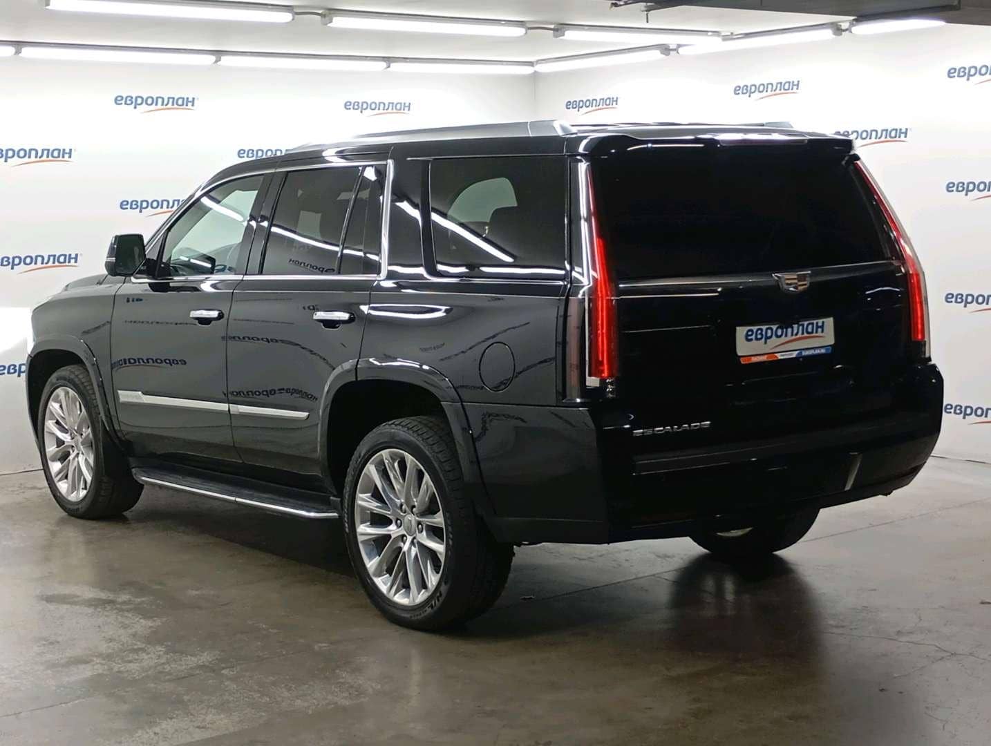 Cadillac Escalade,  121 043 км, 2020 года в лизинг