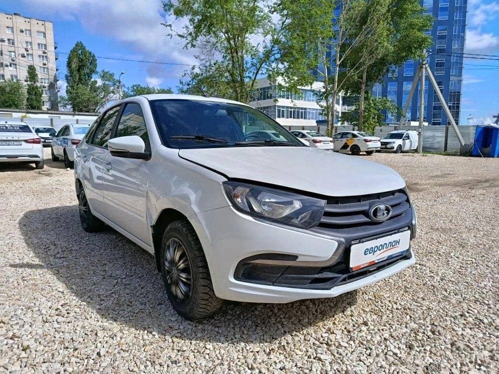 Lada Granta лифтбек,  117 033 км, 2023 года в лизинг