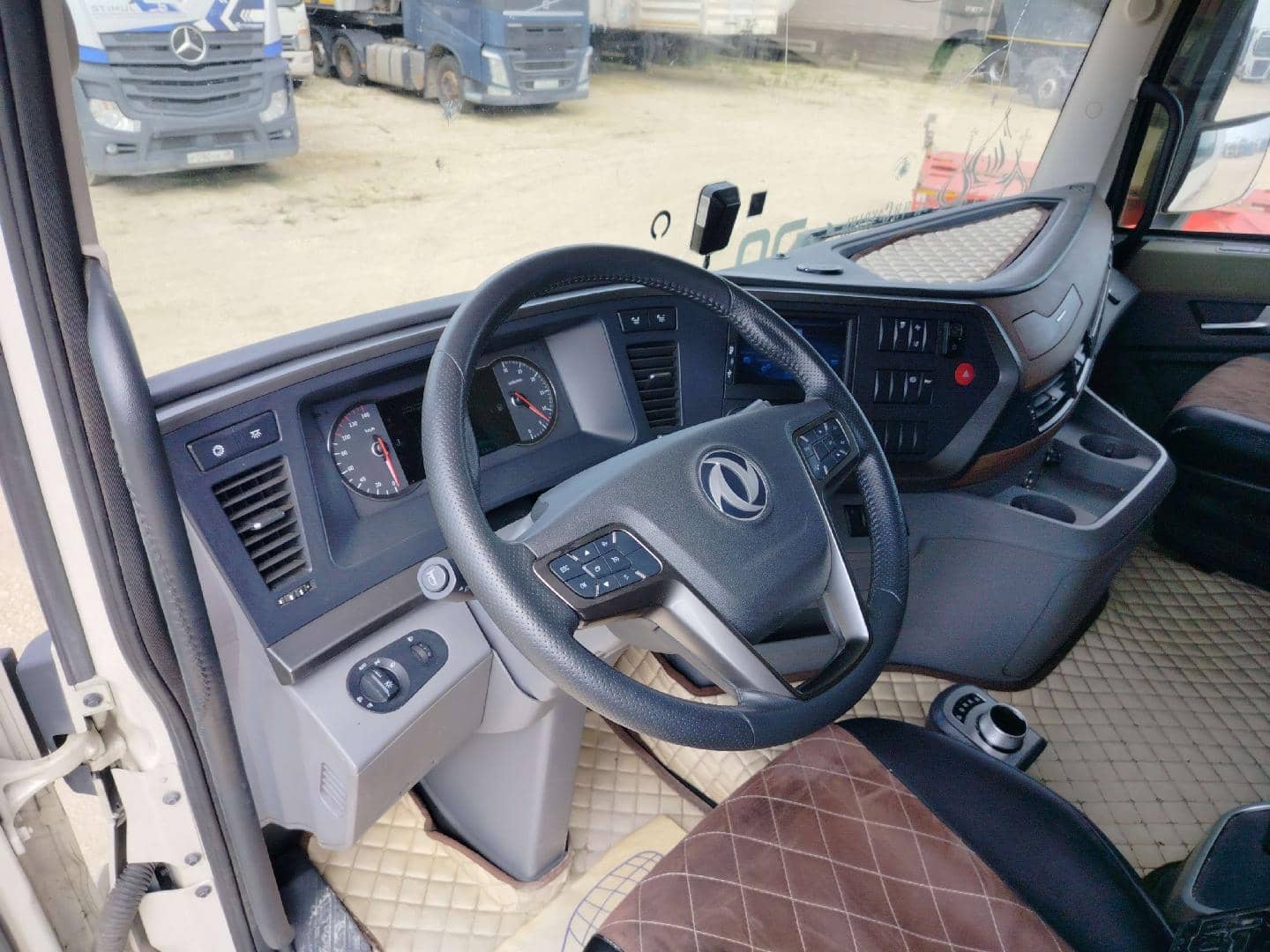 DongFeng GX DFH4180 4x2,  371 820 км, 2023 года в лизинг