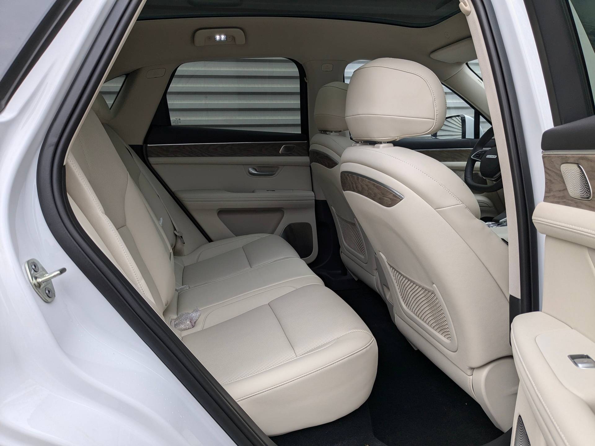 Seres M5 Premium 1.5hyb AT 4WD