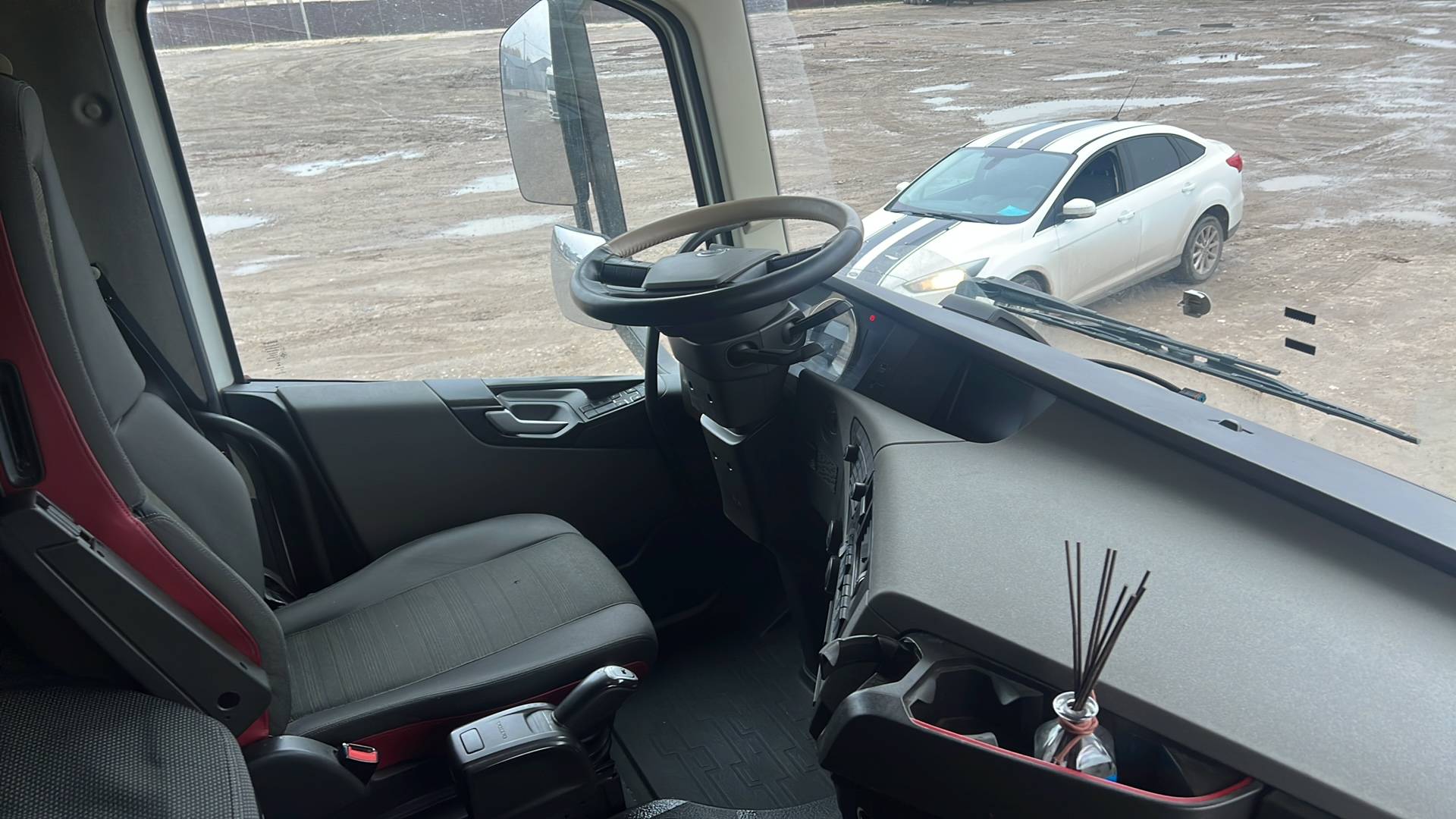 Volvo FH 460 4x2 (FH Globetrotter),  412 619 км, 2021 года в лизинг