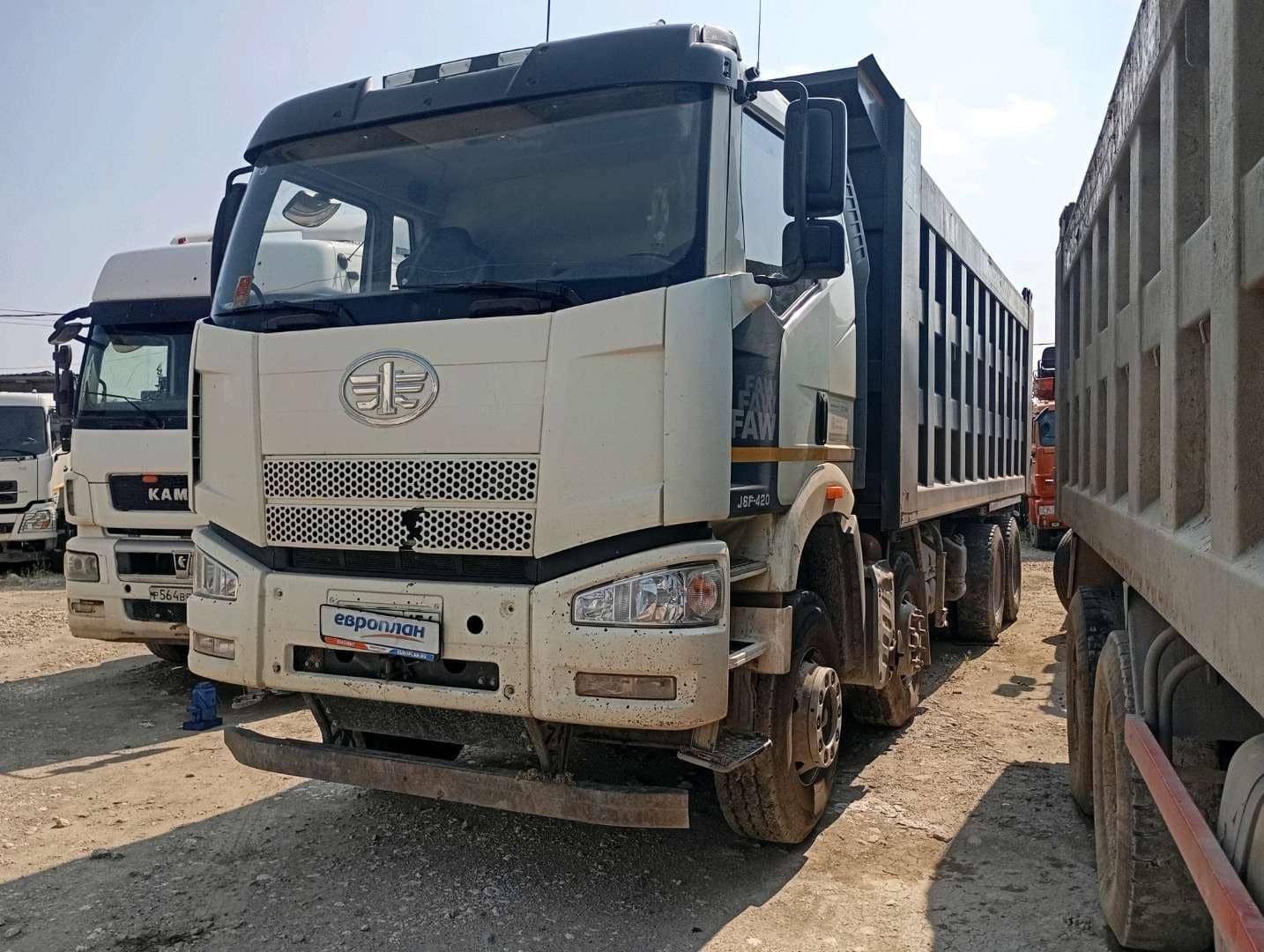 FAW CA3310P66K24T4E5 8х4,  141 345 км, 2023 года в лизинг