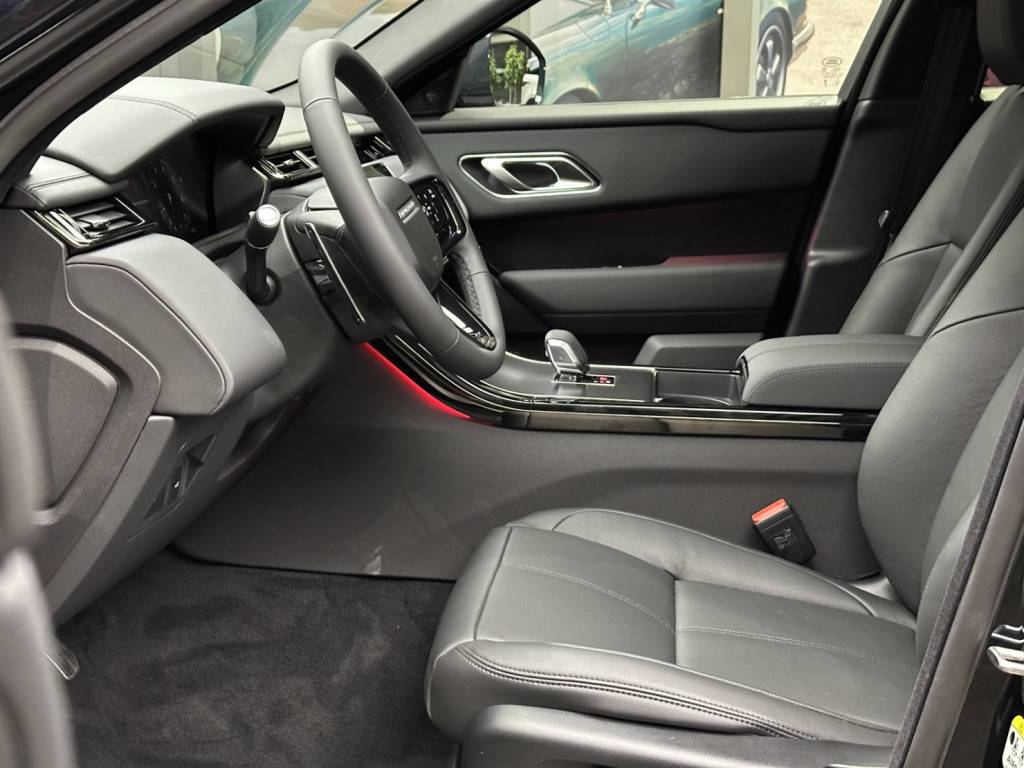 Land Rover Velar 2.0 250 Дайнэмик СЕ (Dynamic SE)