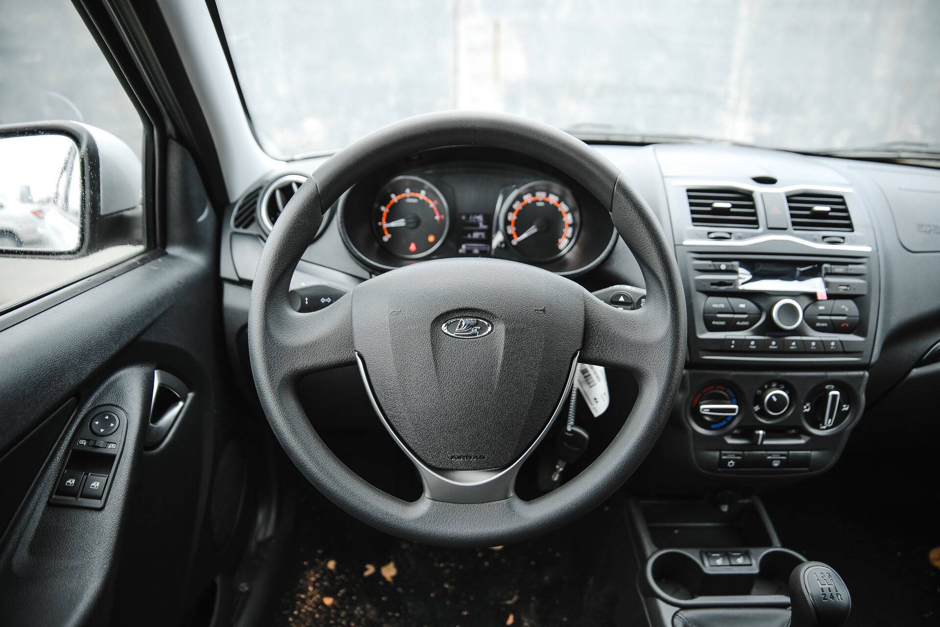 Lada Granta седан Comfort 24 Plus R15 1.6 90hp 5MT