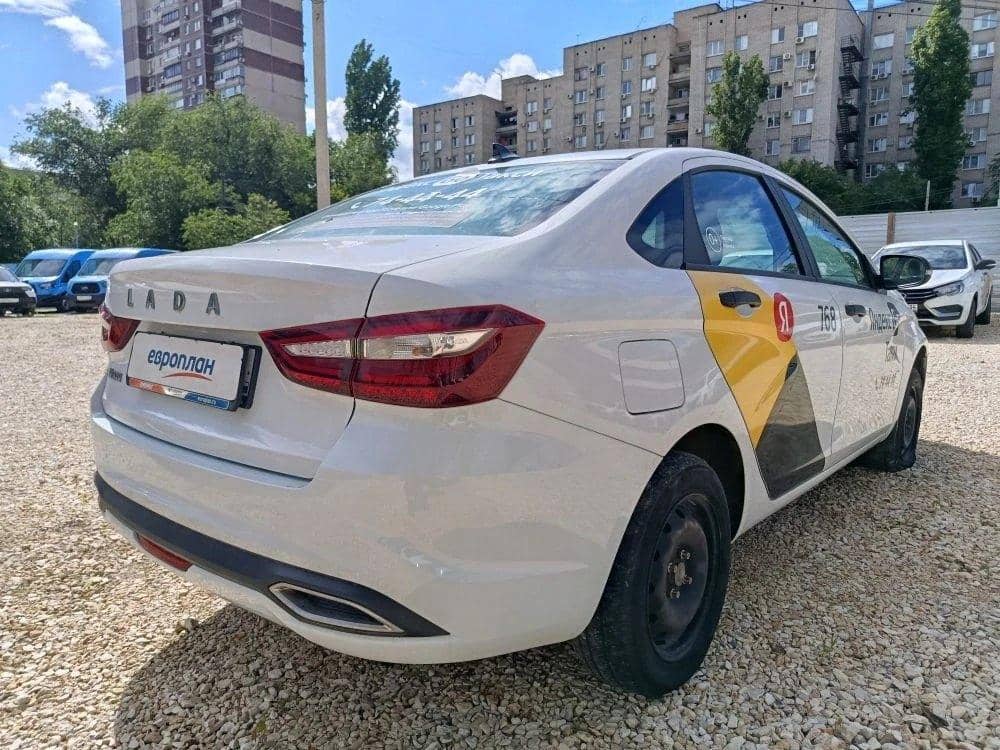 Lada Vesta седан,  110 766 км, 2023 года в лизинг