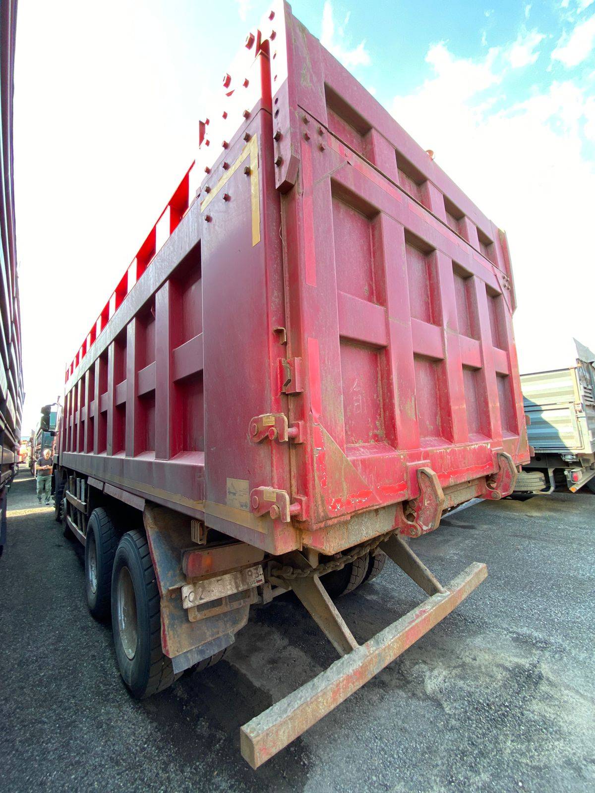 HONGYAN CQ3406HV39 Лот 000002207