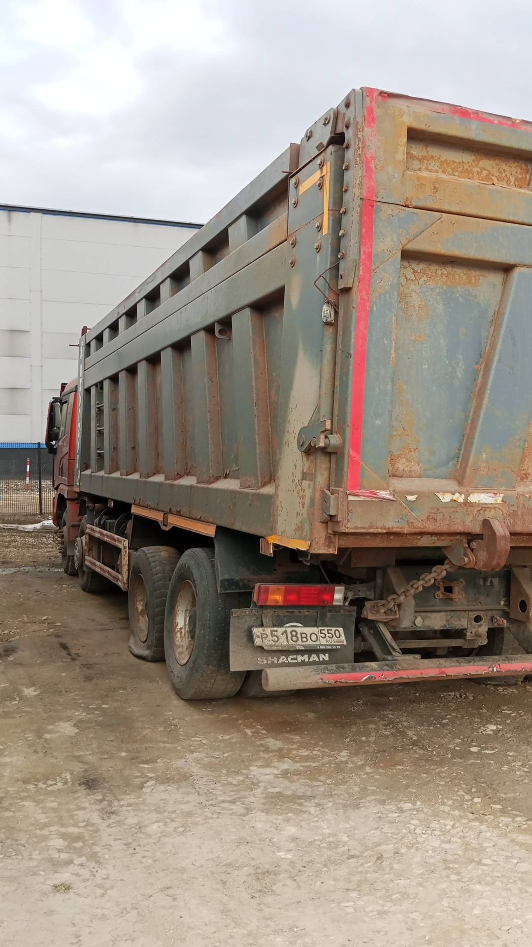 Shacman SX33186V366,  200 000 км, 2023 года