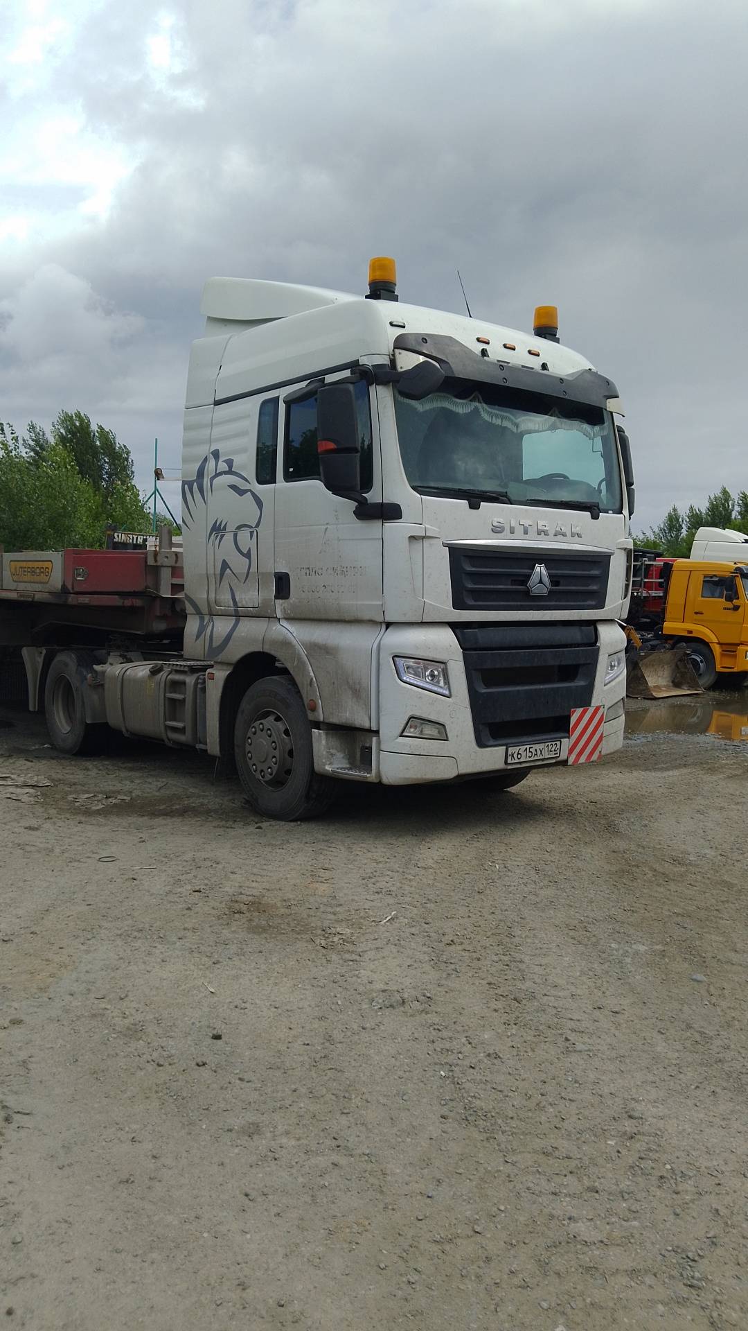 Sitrak ZZ4256V363HE1 6×2,  301 405 км, 2023 года в лизинг