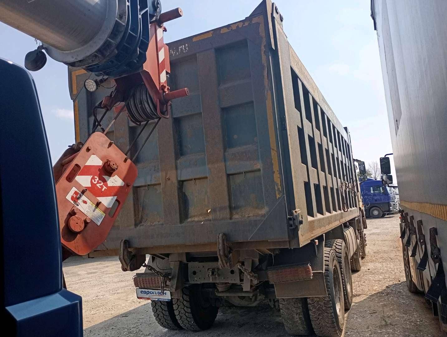 FAW CA3310P66K24T4E5 8х4,  154 538 км, 2023 года в лизинг