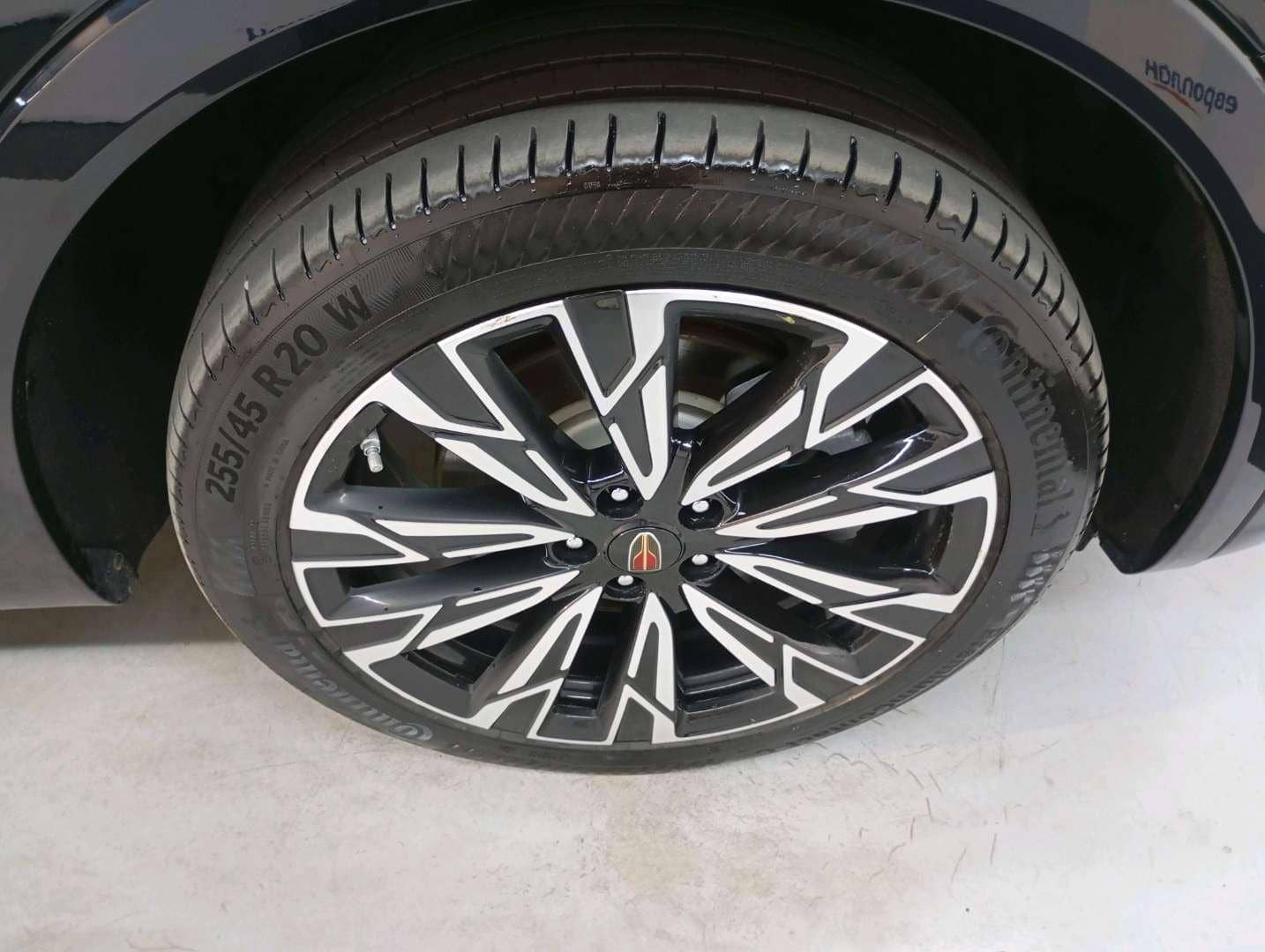 Hongqi HS5,  27 464 км, 2024 года в лизинг