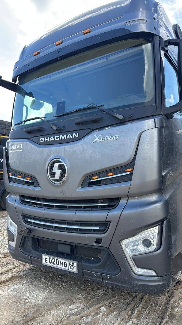 Shacman SX4188YY381,  292 328 км, 2023 года в лизинг