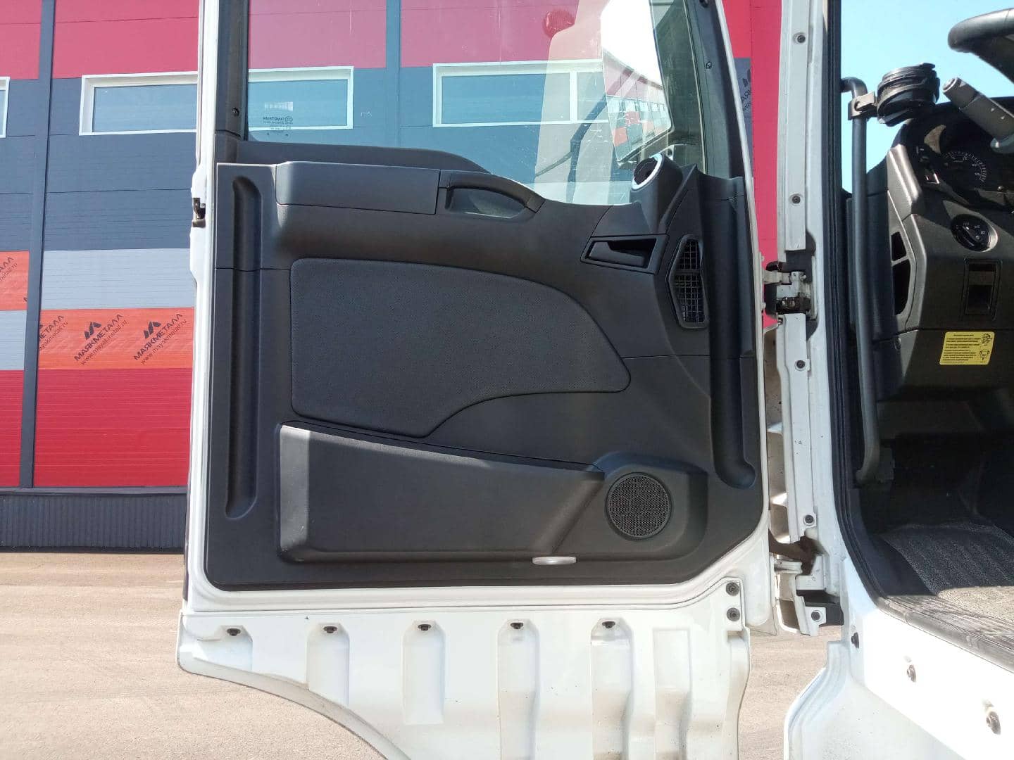 Sitrak ZZ4186V391HE,  321 734 км, 2024 года в лизинг