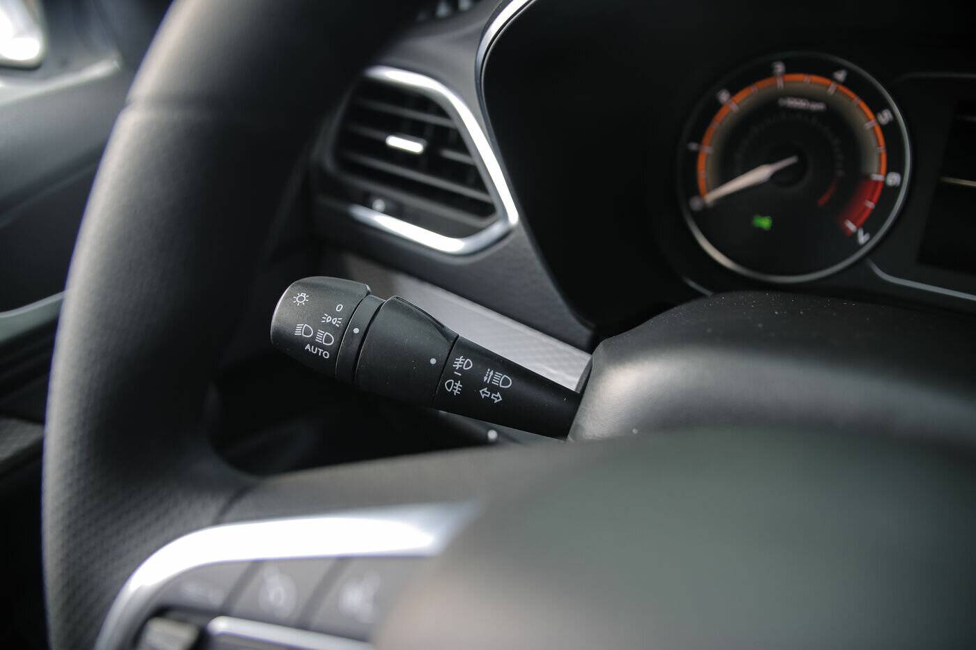 Lada Vesta седан Life 1.6 106hp 5MT