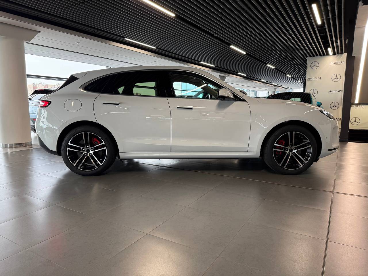Seres M5 Premium 1.5hyb AT 4WD