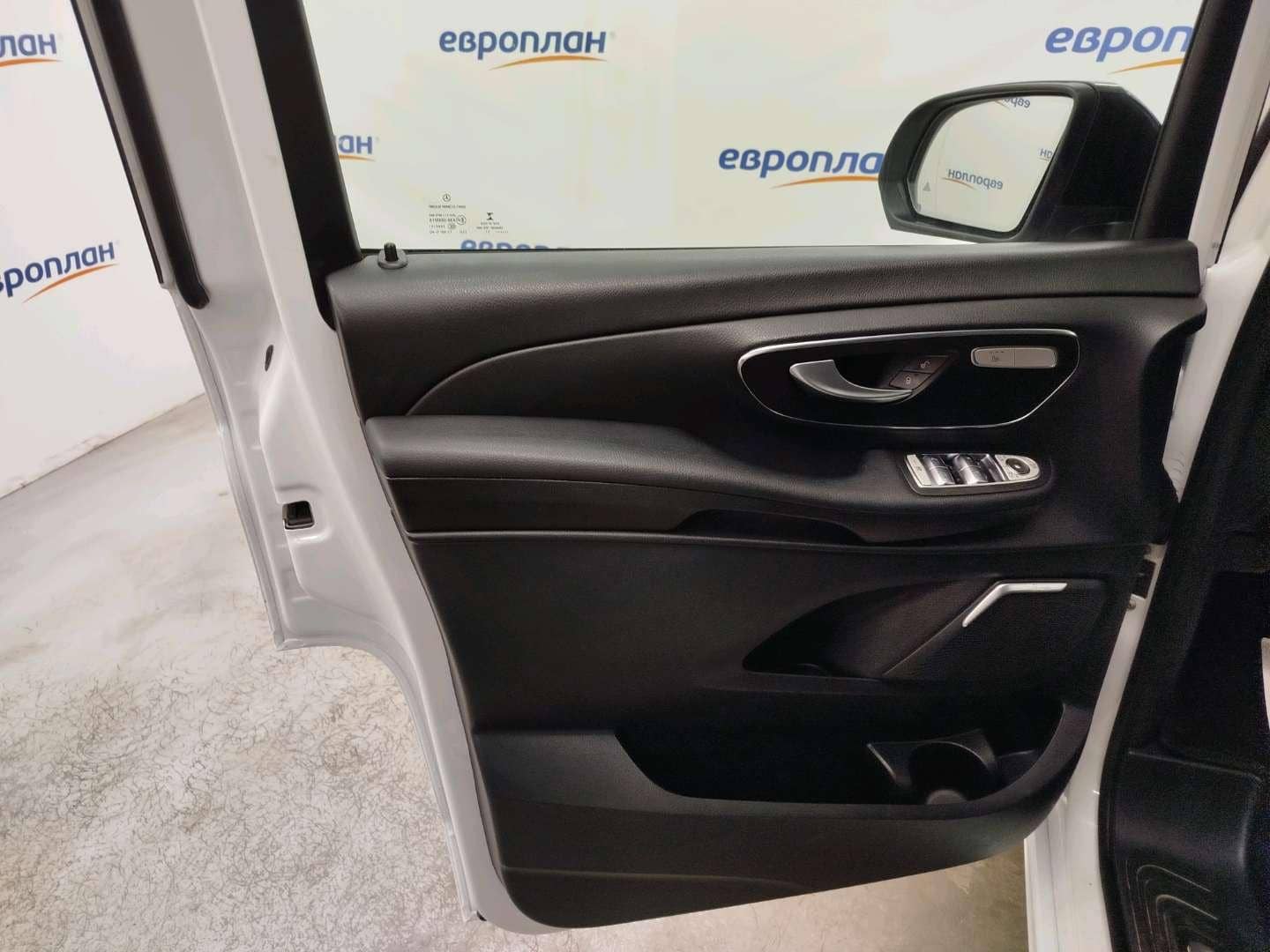 Mercedes-Benz V,  120 735 км, 2021 года в лизинг