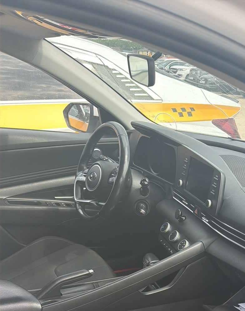 Hyundai Elantra,  233 287 км, 2021 года в лизинг