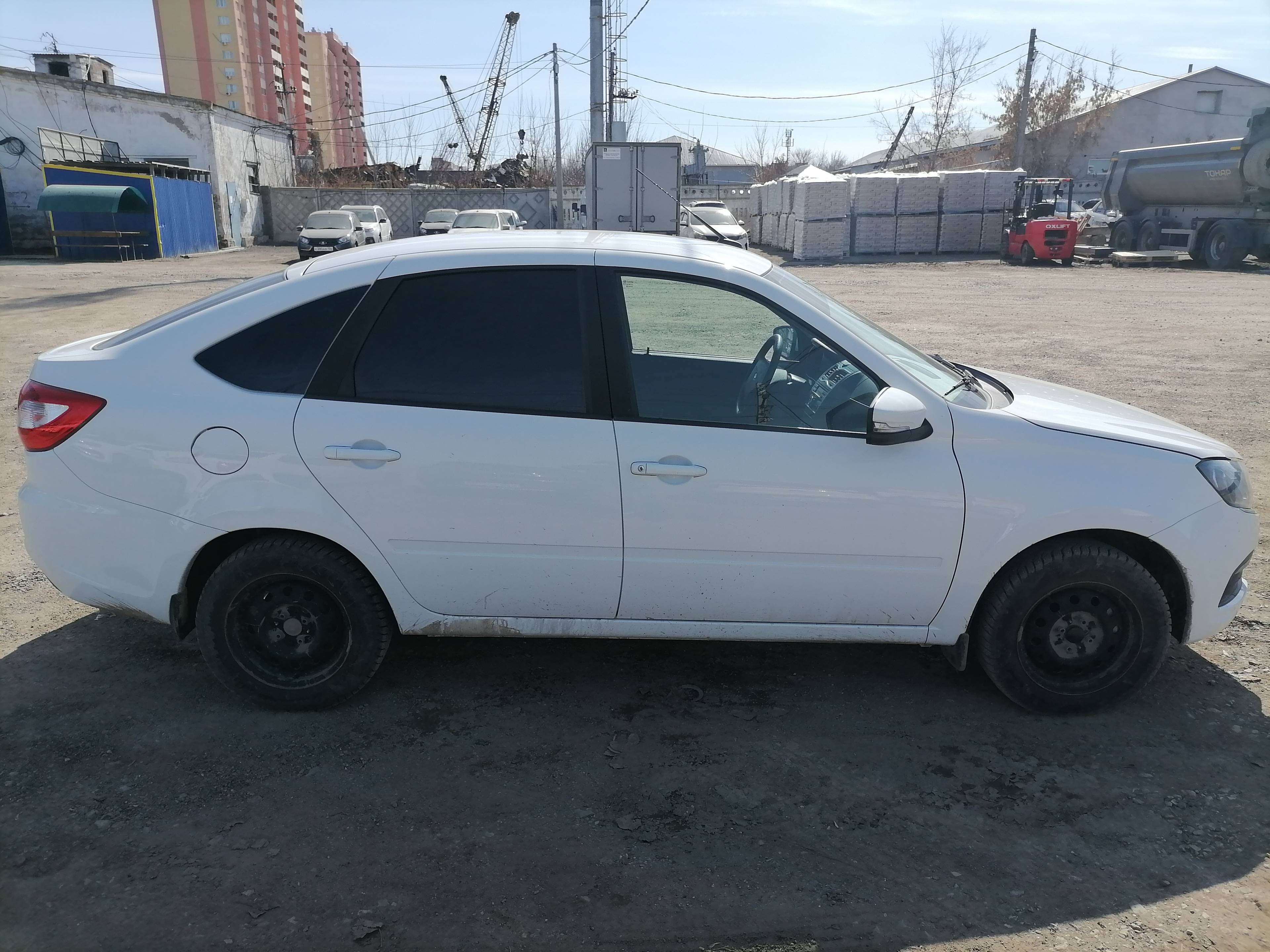 Lada Granta лифтбек,  31 983 км, 2023 года в лизинг