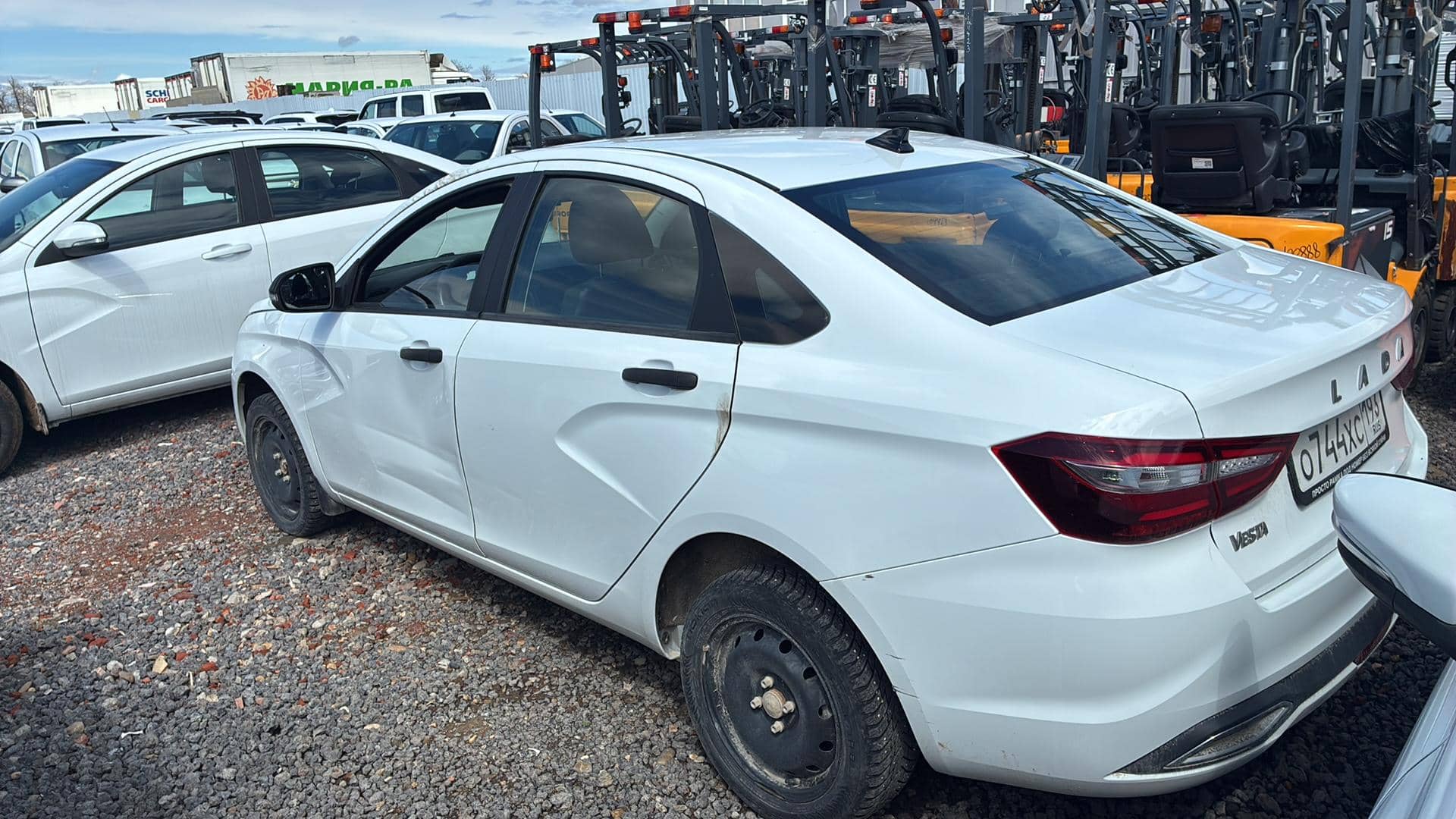 Lada Vesta седан,  20 678 км, 2024 года в лизинг